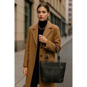 Coach Black Pebbled Leather Tote Bag Women’s Shoulder Bag Silver Hardware Buckle